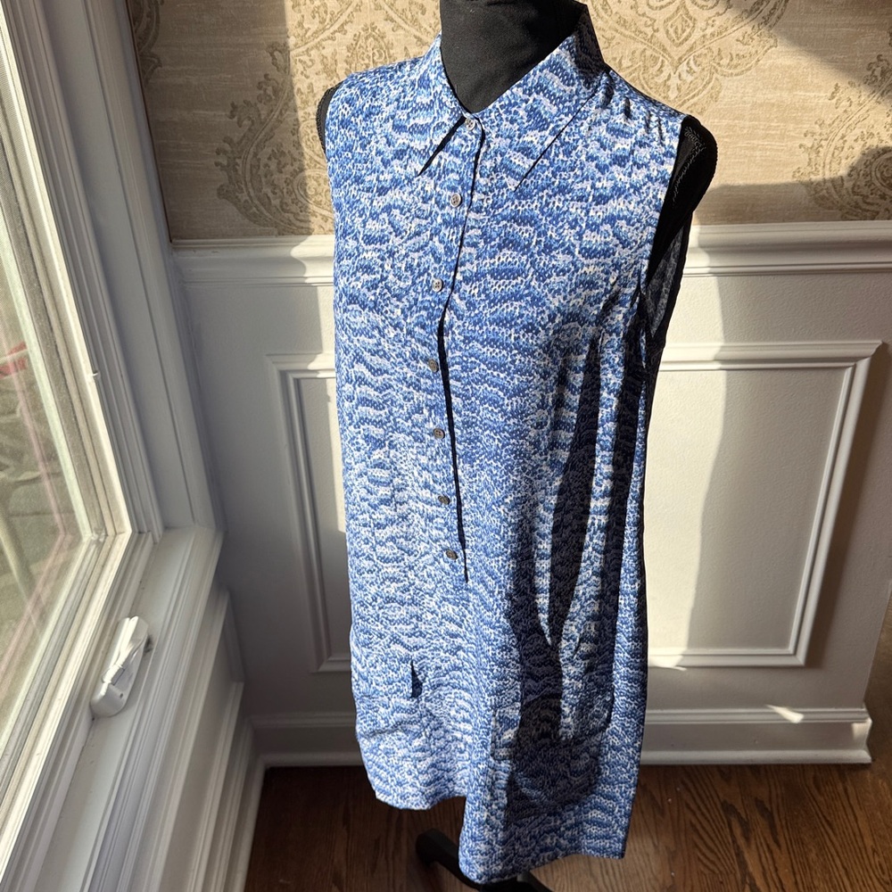 Equipment femme - 100% Silk Blue and white Patterned Sleeveless Dress Size small